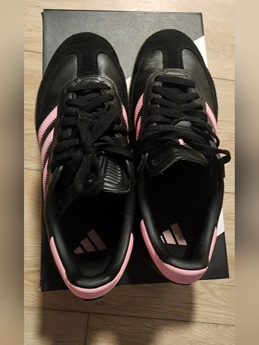 Adidas Samba Messi Casual Soccer sneakers black leather upper with pink accents - Picture 6 of 9